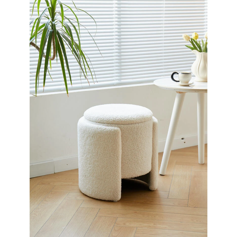 Pouf Met Witte Krullen In Scandinavische Stijl - Afbeelding 2