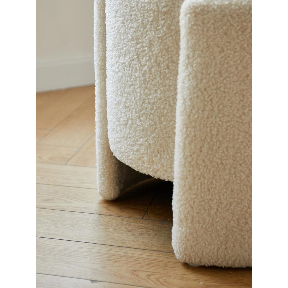 Pouf Met Witte Krullen In Scandinavische Stijl - Afbeelding 4